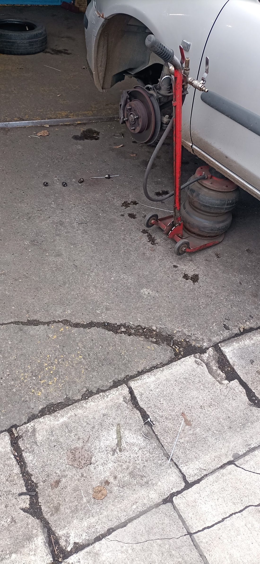 Zamena točka na automobilu